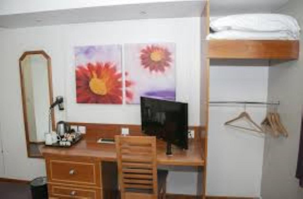 Bluemont Hotel Bromsgrove Esterno foto